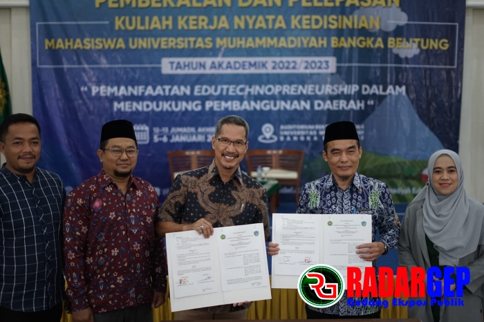 Presiden RI, Joko Widodo Disambut Pakaian Adat Kampar Oleh Ketua LAK Kampar Beserta Ninik Mamak